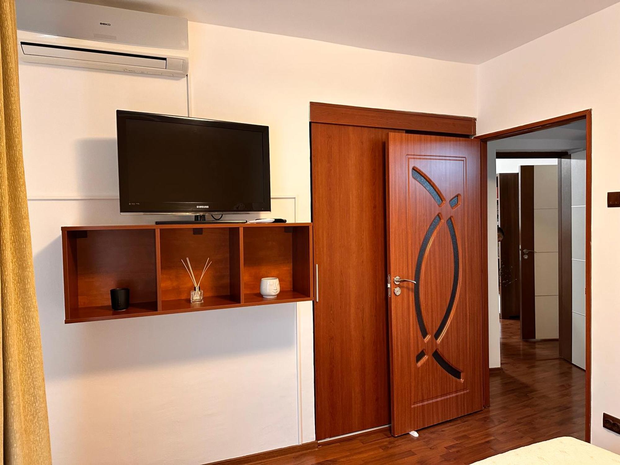 Euro Apartment Bucharest Exterior photo