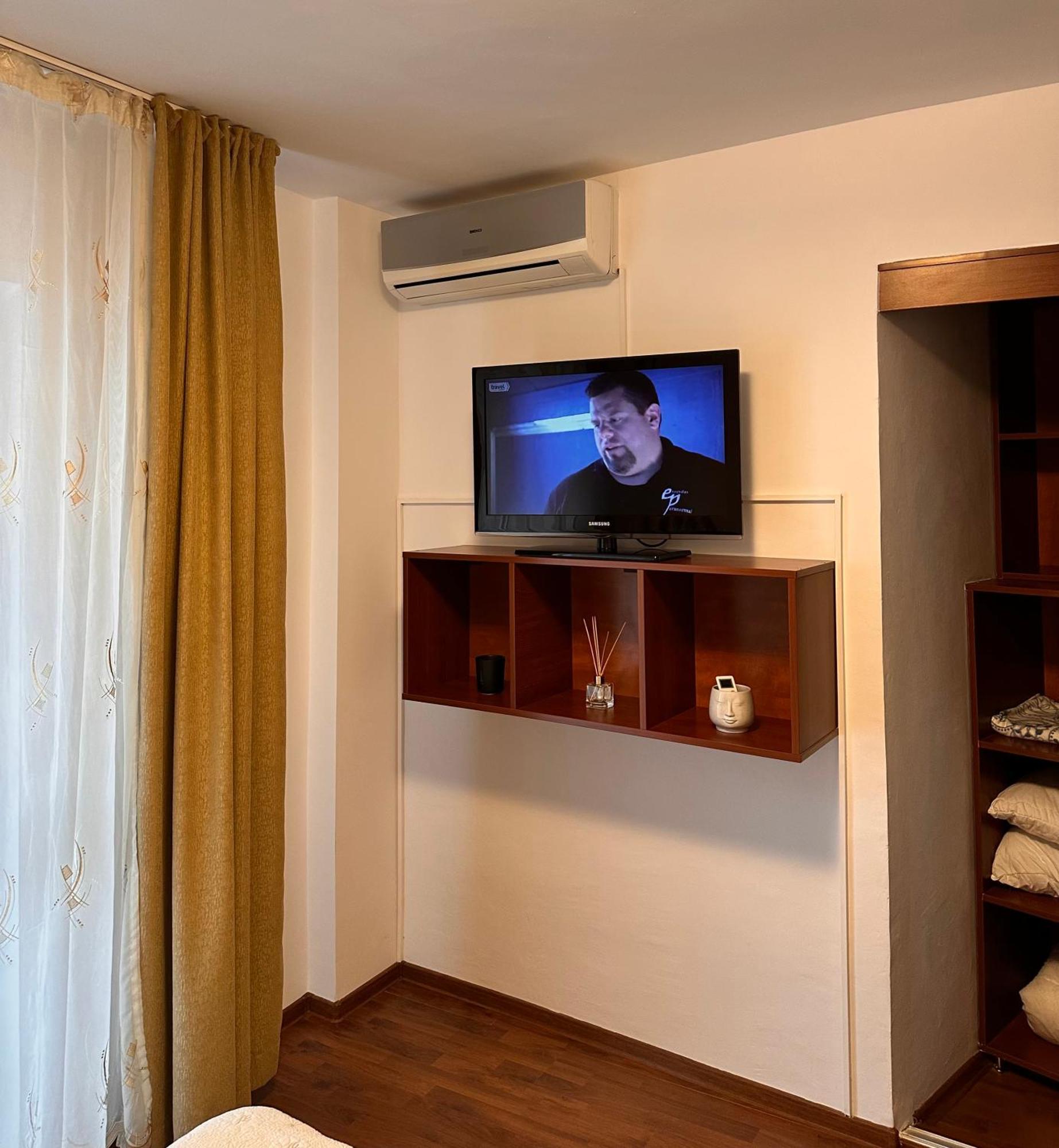 Euro Apartment Bucharest Exterior photo